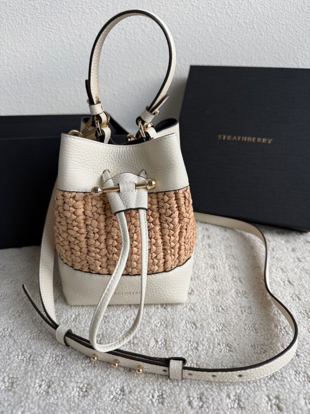 NEW Strathberry Osette Raffia and Vanilla Leather Bucket Bag